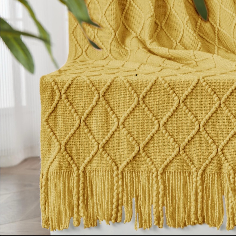 Inhand Yellow Diamond Patterned Throw Blanket with Fringe NEW